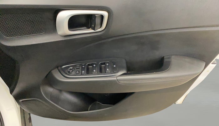 2020 Hyundai VENUE SX 1.0 (O) TURBO IMT, Petrol, Manual, 25,815 km, Driver Side Door Panels Control
