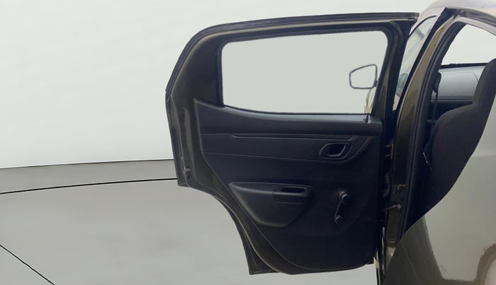 2017 Renault Kwid RXT 1.0 AMT, Petrol, Automatic, 25,081 km, LHS Rear Door