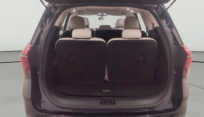 2023 Mahindra XUV700 AX 5 P MT 7 STR, Petrol, Manual, 13,935 km, Boot Open Zoomed View