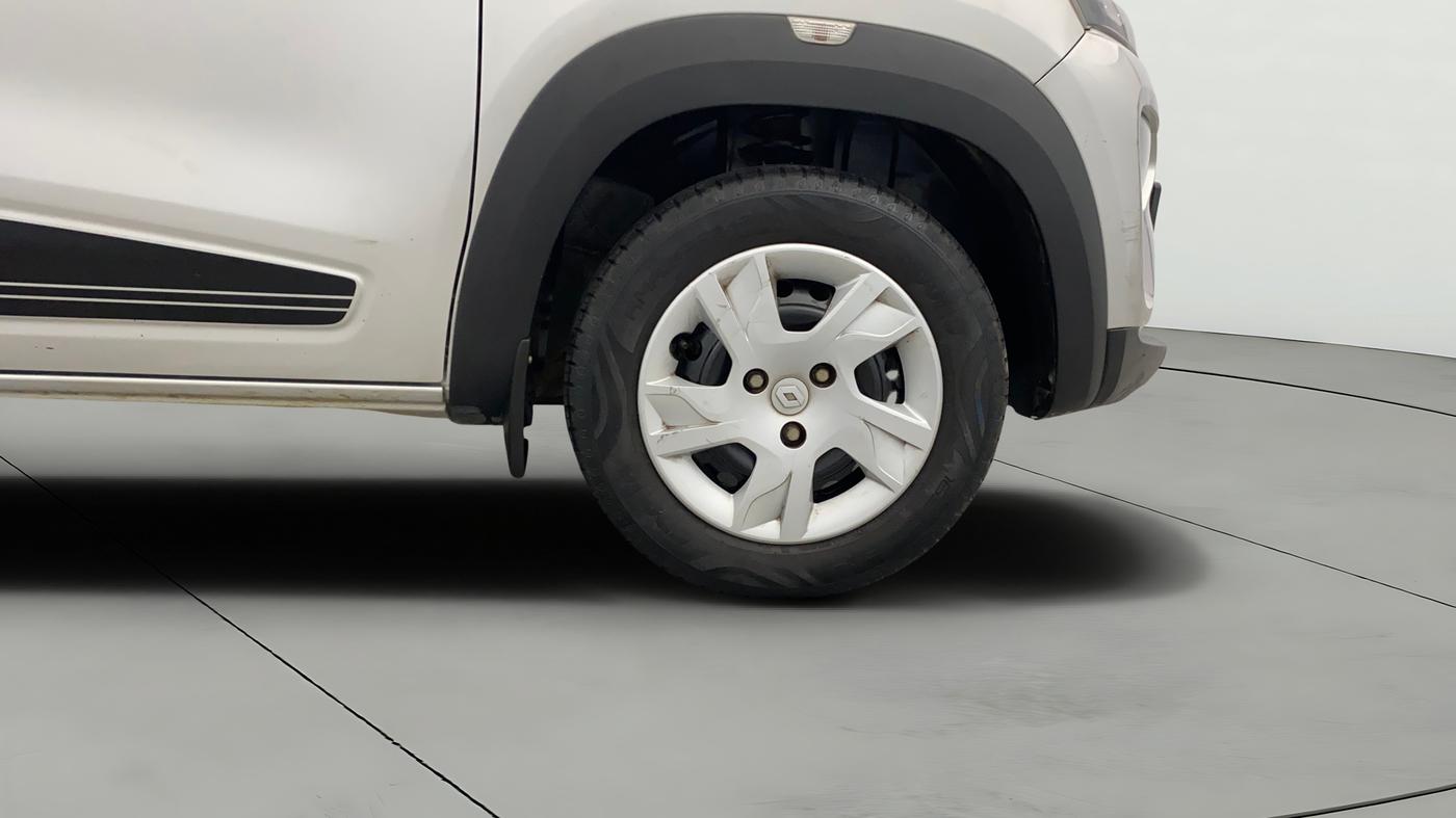 2022 Renault Kwid RXT 1.0 AMT, Petrol, Automatic, 49,984 km, Right Front Wheel