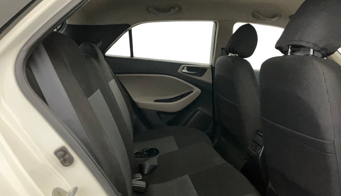 2016 Hyundai Elite i20 MAGNA 1.2, Petrol, Manual, 63,422 km, Right Side Rear Door Cabin