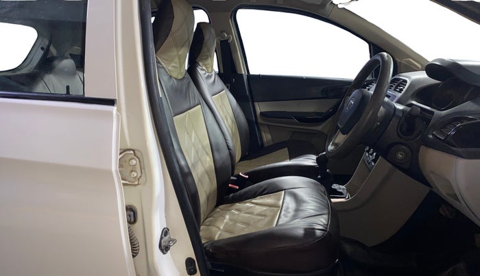 2017 Tata Tiago XT PETROL, Petrol, Manual, 1,25,021 km, Right Side Front Door Cabin