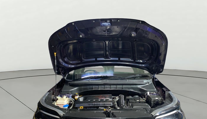 2022 KIA CARENS LUXURY PLUS 1.4 PETROL 7 STR, Petrol, Manual, 28,087 km, Open Bonet