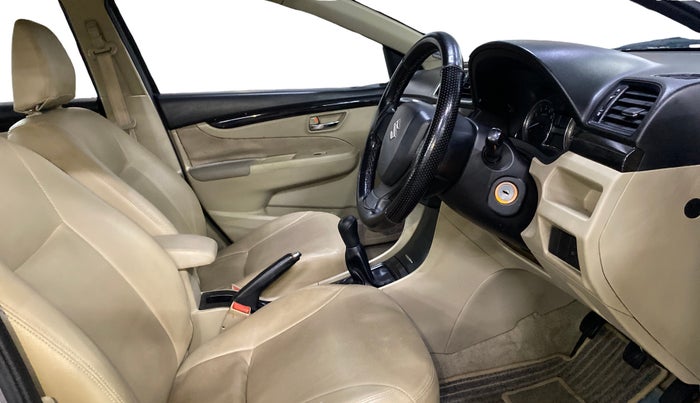 2015 Maruti Ciaz VXI, Petrol, Manual, 34,738 km, Right Side Front Door Cabin