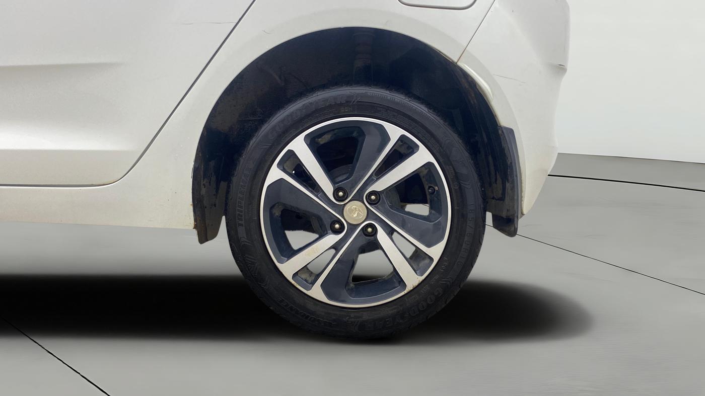 2022 Tata ALTROZ XZA, Petrol, Automatic, 21,096 km, Left Rear Wheel