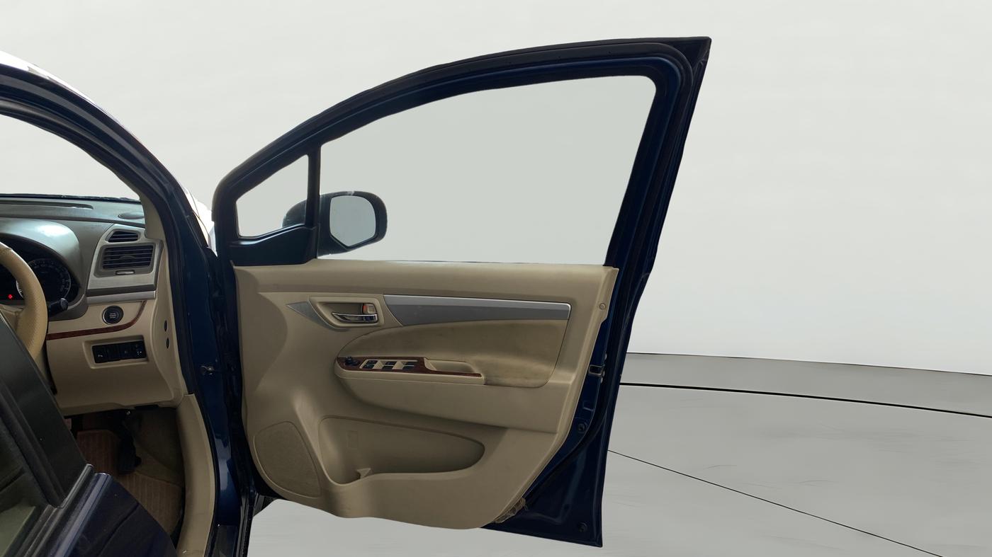 2016 Maruti Ertiga ZXI+, Petrol, Manual, 24,978 km, RHS Front Door