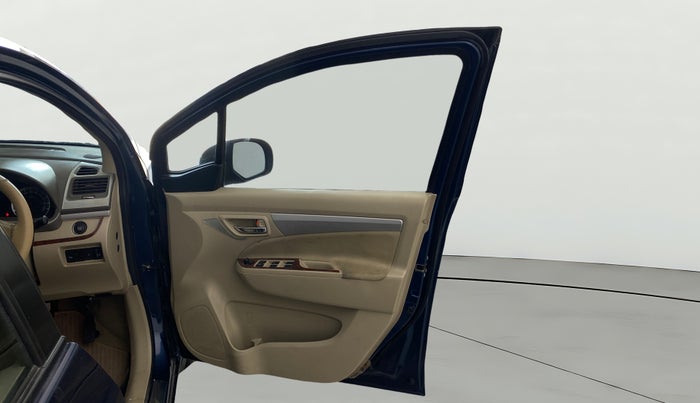 2016 Maruti Ertiga ZXI+, Petrol, Manual, 24,978 km, RHS Front Door