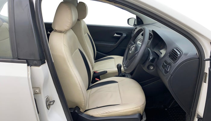 2017 Volkswagen Ameo TRENDLINE 1.5L, Diesel, Manual, 1,30,843 km, Right Side Front Door Cabin
