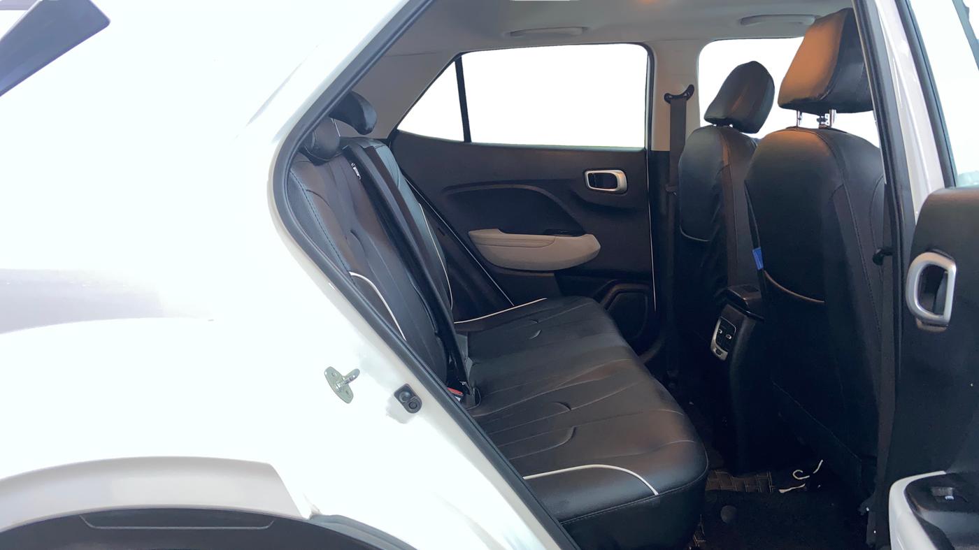 2022 Hyundai VENUE SX (O) 1.0 TURBO DCT, Petrol, Automatic, 37,805 km, Right Side Rear Door Cabin