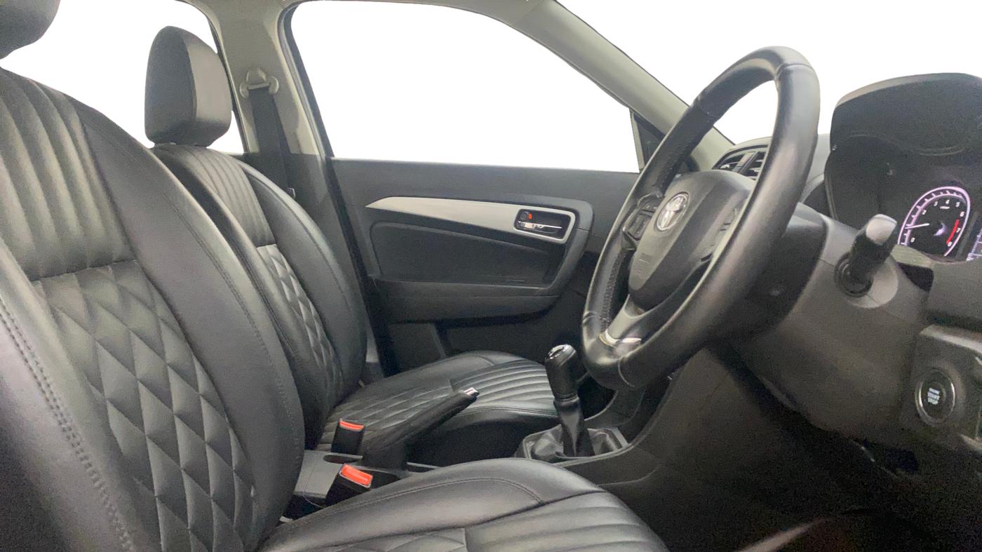 2021 Toyota URBAN CRUISER HIGH GRADE MT, Petrol, Manual, 40,561 km, Right Side Front Door Cabin