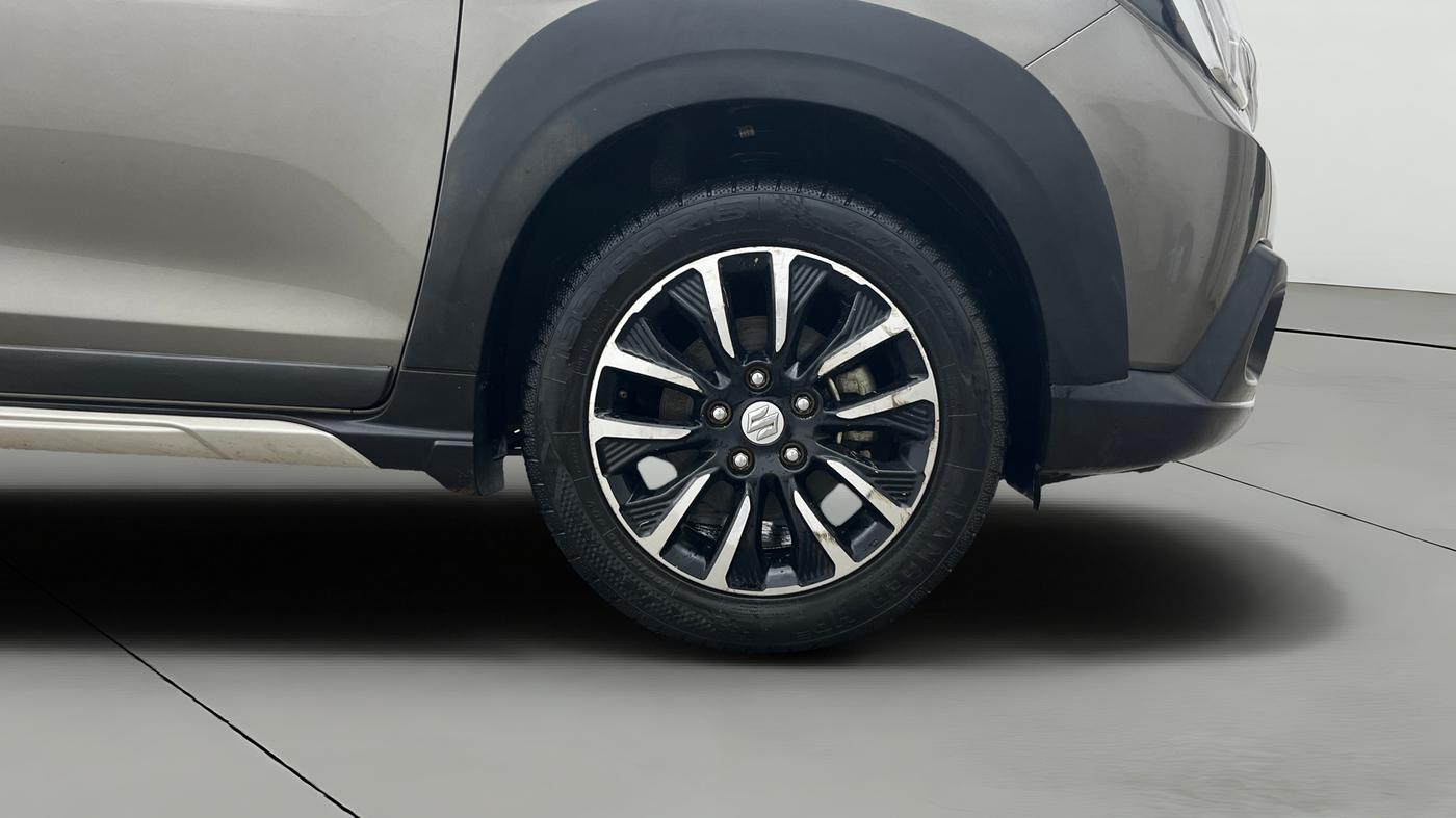 2022 Maruti XL6 ALPHA MT, Petrol, Manual, 70,450 km, Right Front Wheel