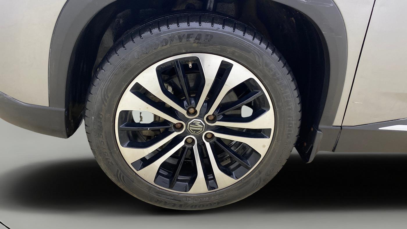 2022 MG HECTOR SHARP 1.5 PETROL CVT, Petrol, Automatic, 34,839 km, Left Front Wheel