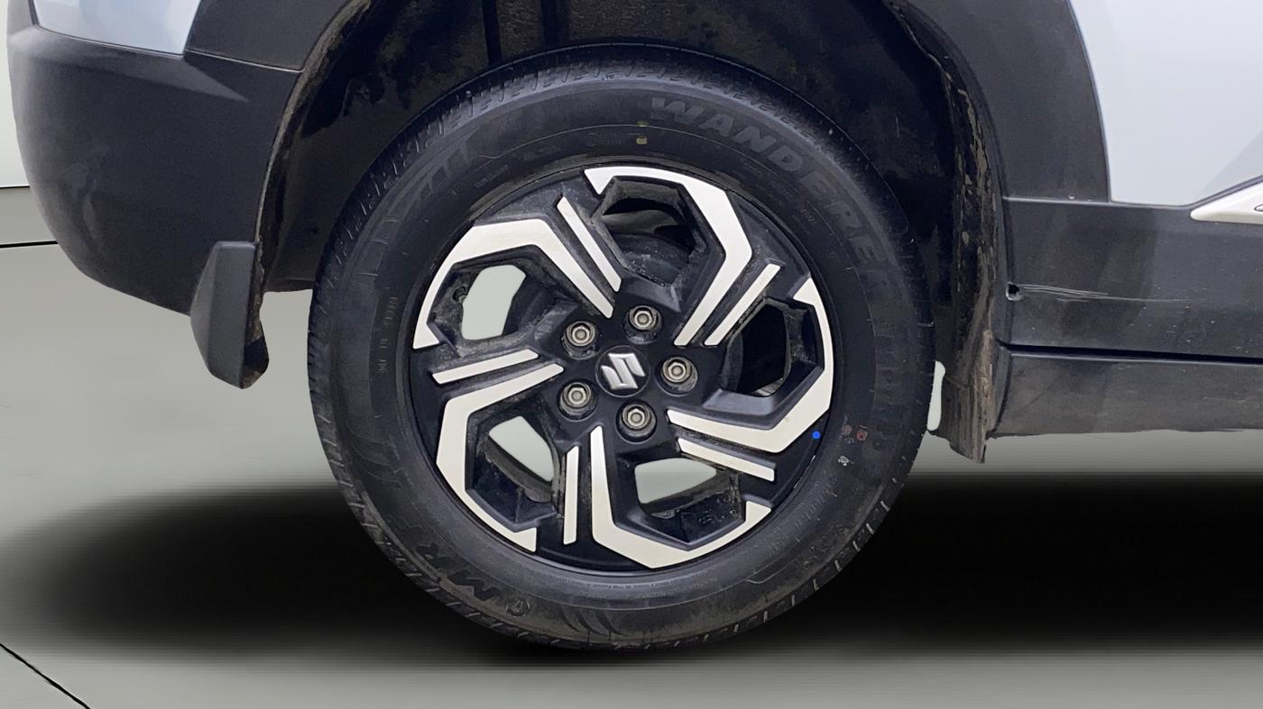 2024 Maruti BREZZA VXI S-CNG, CNG, Manual, 29,470 km, Right Rear Wheel