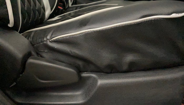 2020 Renault Kwid RXL, Petrol, Manual, 21,303 km, Driver Side Adjustment Panel