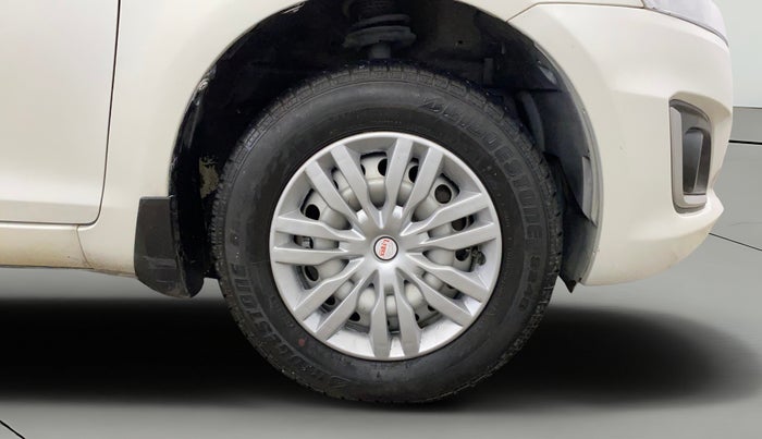 2017 Maruti Swift LXI (O), Petrol, Manual, 16,007 km, Right Front Wheel