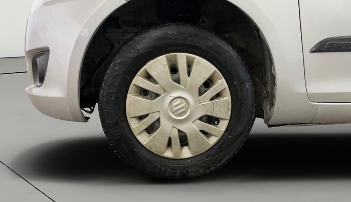 2014 Maruti Swift VXI, Petrol, Manual, 49,566 km, Left Front Wheel