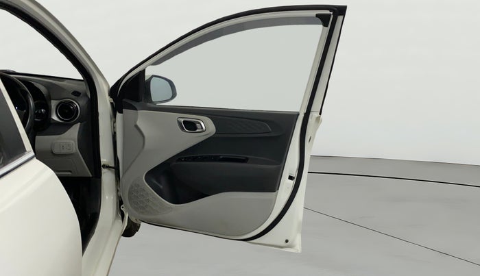 2022 Hyundai GRAND I10 NIOS SPORTZ 1.2 KAPPA VTVT CNG, CNG, Manual, 70,913 km, RHS Front Door