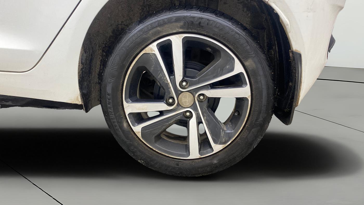 2023 Tata ALTROZ XZ PLUS SUNROOF CNG, CNG, Manual, 43,186 km, Left Rear Wheel