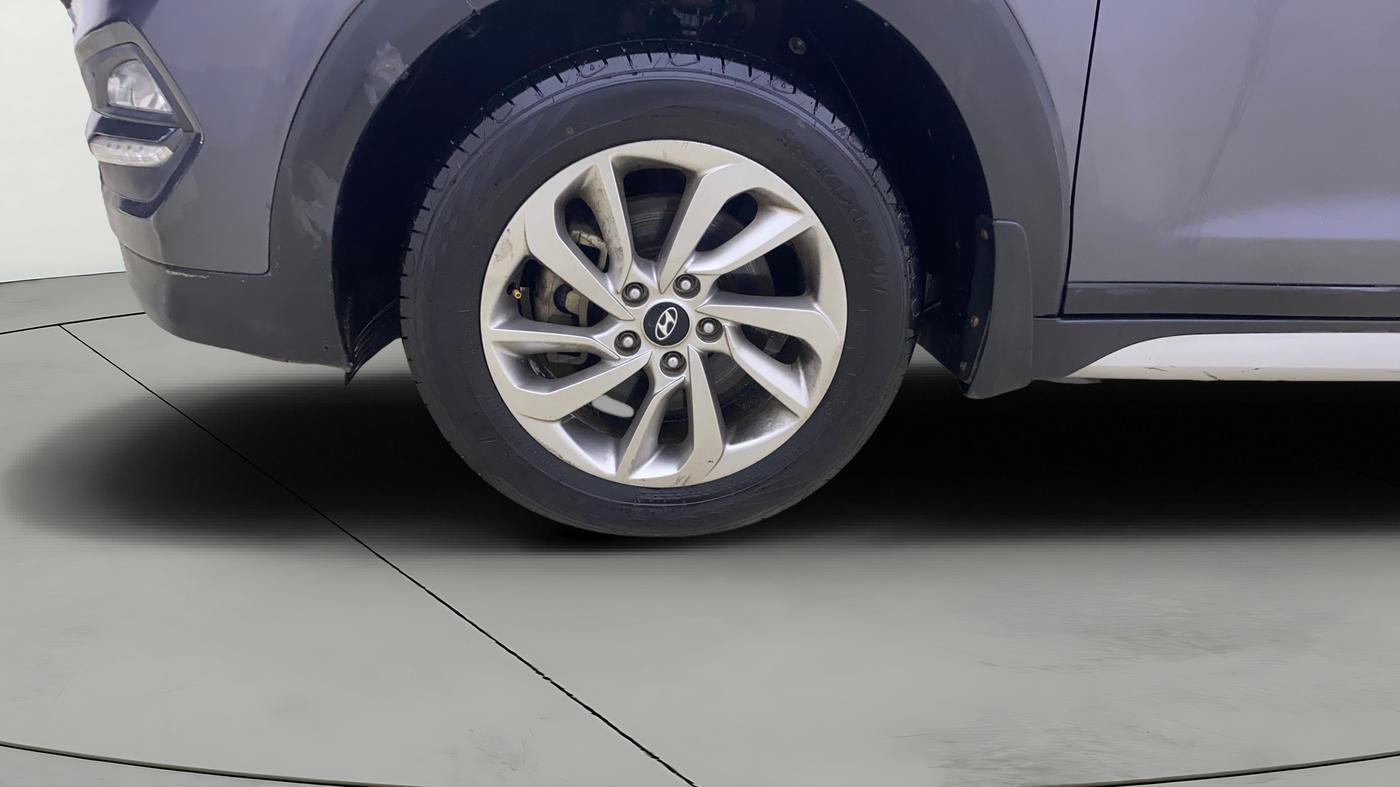 2017 Hyundai Tucson 2WD MT DIESEL, Diesel, Manual, 1,03,829 km, Left Front Wheel