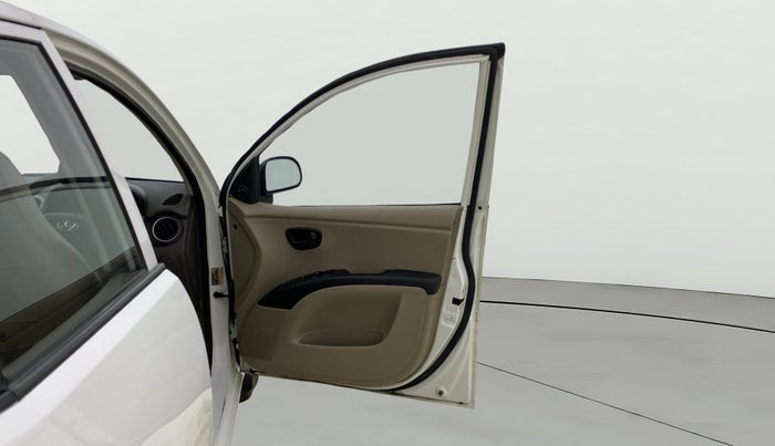 2016 Hyundai i10 MAGNA 1.1, CNG, Manual, 1,31,580 km, RHS Front Door