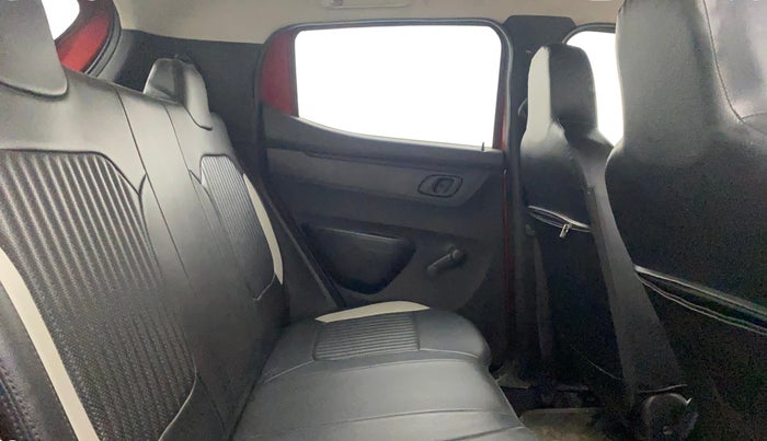 2017 Renault Kwid RXT 1.0 AMT, Petrol, Automatic, 38,949 km, Right Side Rear Door Cabin