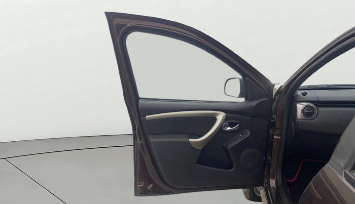 2021 Renault Duster RXZ 1.5 PETROL MT, Petrol, Manual, 49,406 km, LHS Front Door