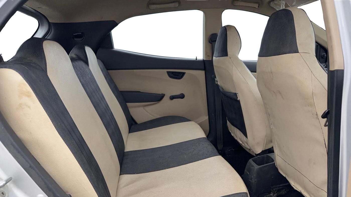 2015 Hyundai Eon MAGNA +, Petrol, Manual, 43,518 km, Right Side Rear Door Cabin