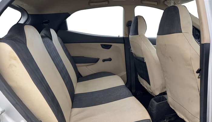 2015 Hyundai Eon MAGNA +, Petrol, Manual, 43,518 km, Right Side Rear Door Cabin