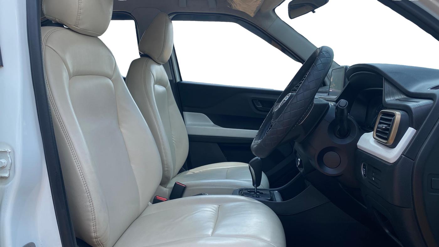 2021 Tata PUNCH ACCOMPLISHED AMT, Petrol, Automatic, 30,122 km, Right Side Front Door Cabin