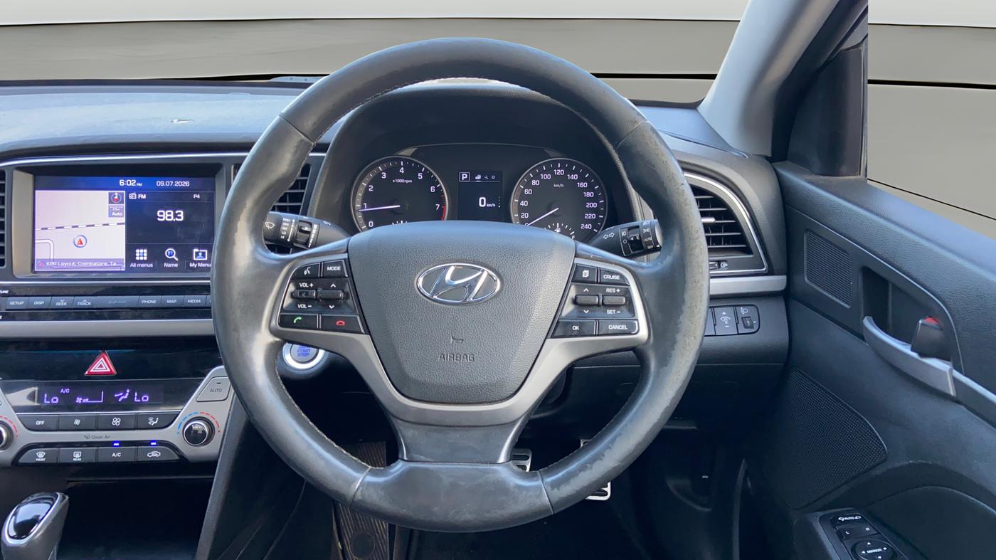 2018 Hyundai New Elantra 2.0 SX(O) AT PETROL, Petrol, Automatic, 1,36,426 km, Steering Wheel Close Up