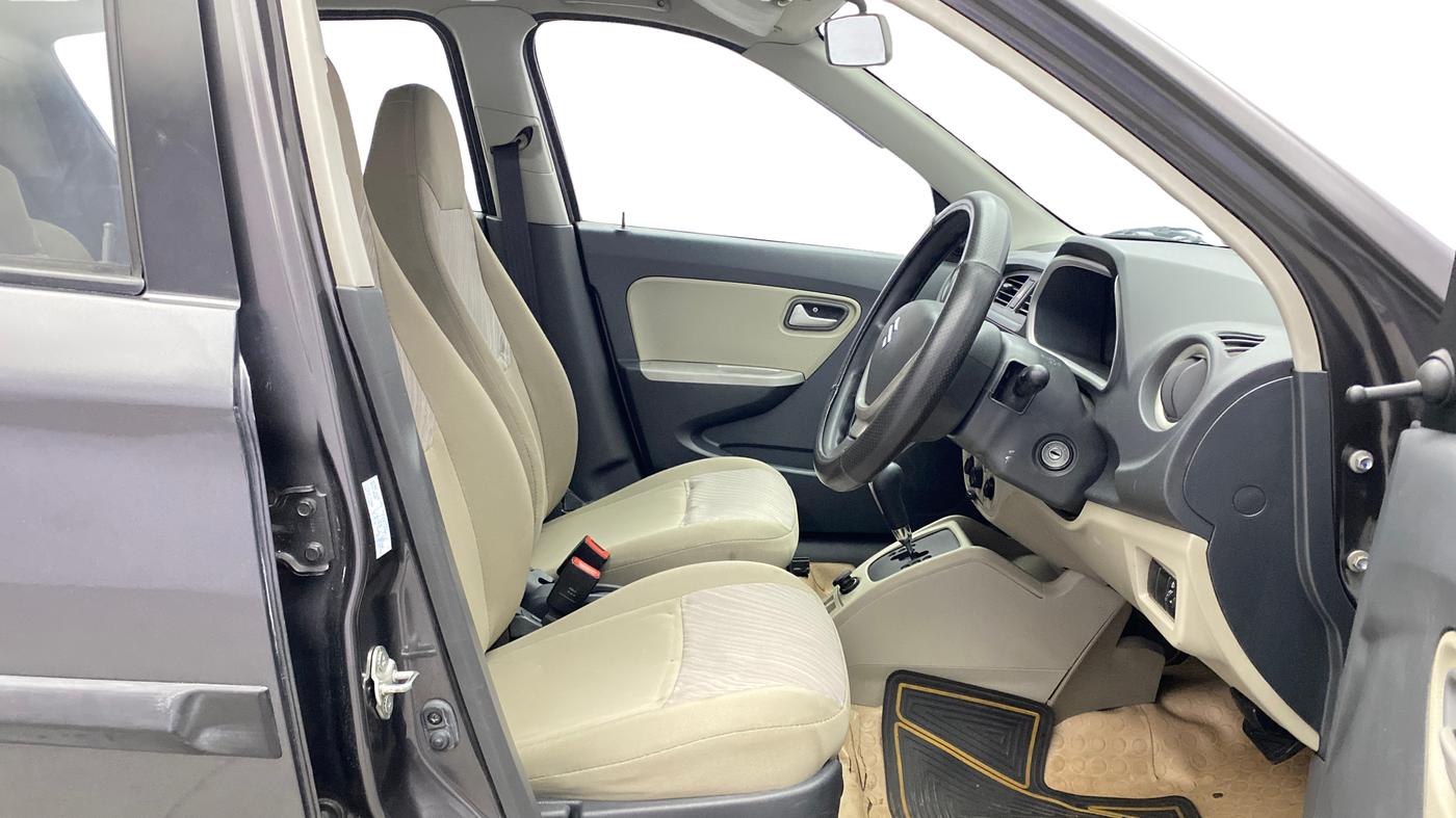 2015 Maruti Alto K10 VXI AMT, Petrol, Automatic, 1,07,039 km, Right Side Front Door Cabin