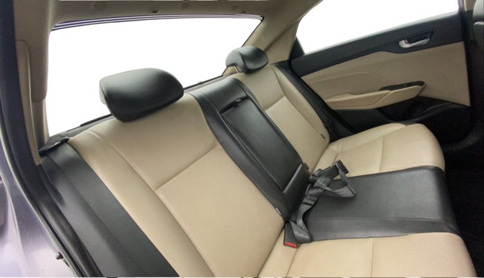 2017 Hyundai Verna 1.6 VTVT SX O, Petrol, Manual, 40,775 km, Right Side Rear Door Cabin