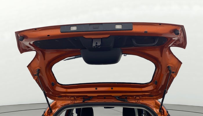 2022 Tata PUNCH CREATIVE  MT, Petrol, Manual, 28,283 km, Boot Door Open