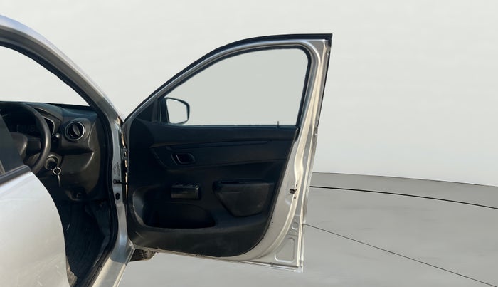 2017 Renault Kwid RXL, Petrol, Manual, 66,012 km, RHS Front Door