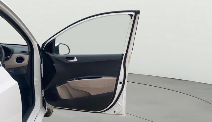 2016 Hyundai Grand i10 SPORTZ 1.2 KAPPA VTVT, CNG, Manual, 97,381 km, RHS Front Door