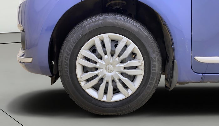 2017 Maruti Dzire VXI AMT, CNG, Automatic, 94,208 km, Left Front Wheel
