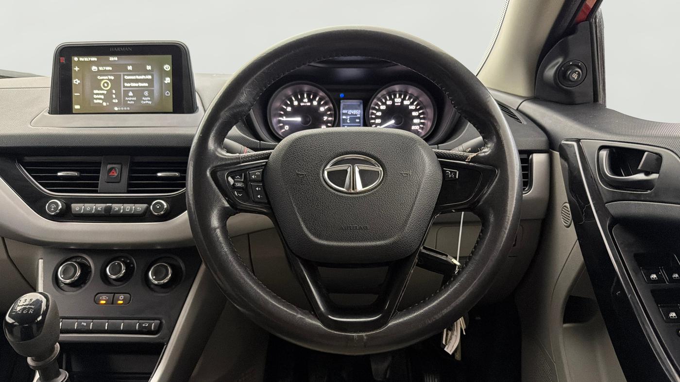 2018 Tata NEXON XM PETROL, CNG, Manual, 1,04,939 km, Steering Wheel Close Up