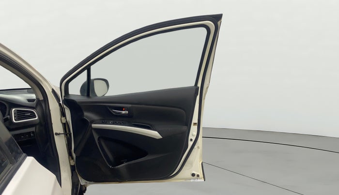 2016 Maruti S Cross ZETA 1.3, Diesel, Manual, 83,840 km, RHS Front Door