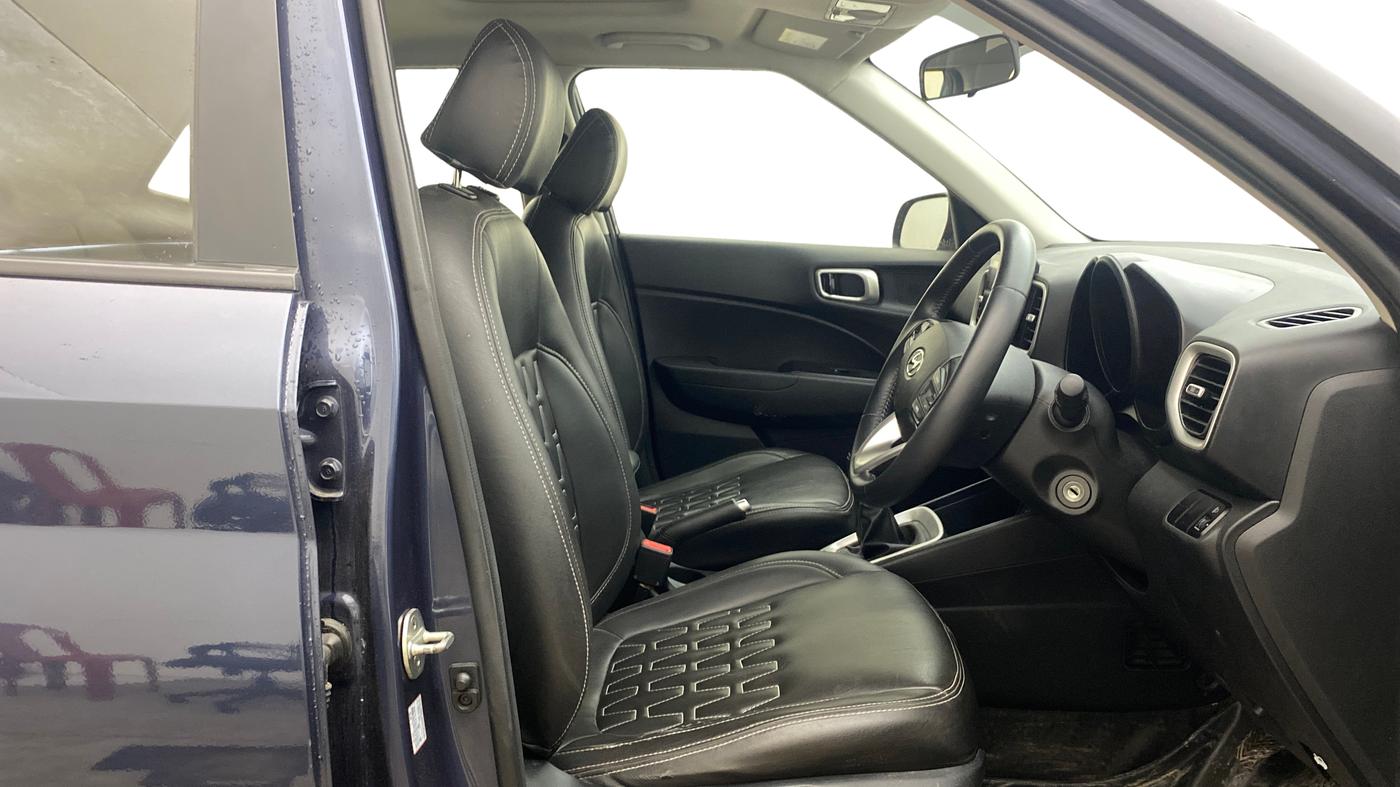 2021 Hyundai VENUE SX 1.5 CRDI, Diesel, Manual, 85,964 km, Right Side Front Door Cabin