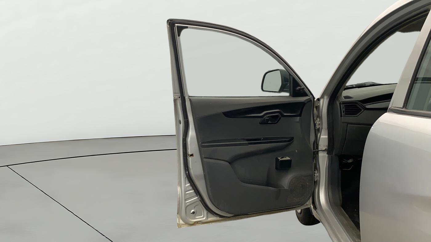 2019 Mahindra KUV 100 NXT K2 P 6 STR, Petrol, Manual, 45,633 km, LHS Front Door