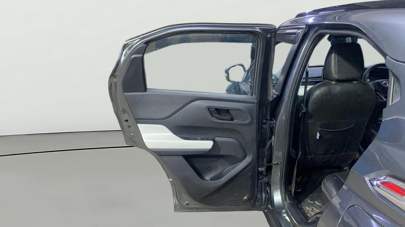 2023 Tata PUNCH ACCOMPLISHED DAZZLE SUNROOF CNG MT, CNG, Manual, 92,545 km, LHS Rear Door