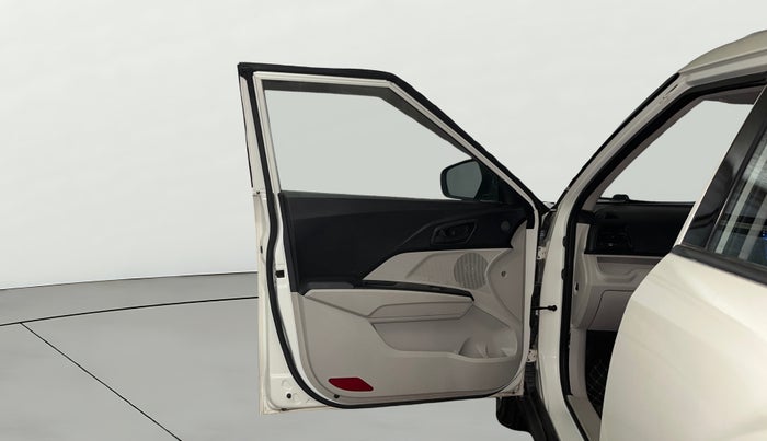 2020 Mahindra XUV300 W4 1.2 PETROL, Petrol, Manual, 76,769 km, LHS Front Door