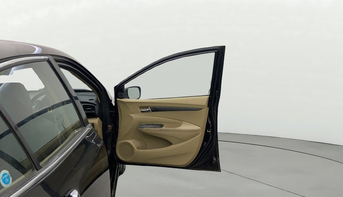 2013 Honda City 1.5L I-VTEC V MT SUNROOF, Petrol, Manual, 1,34,141 km, RHS Front Door