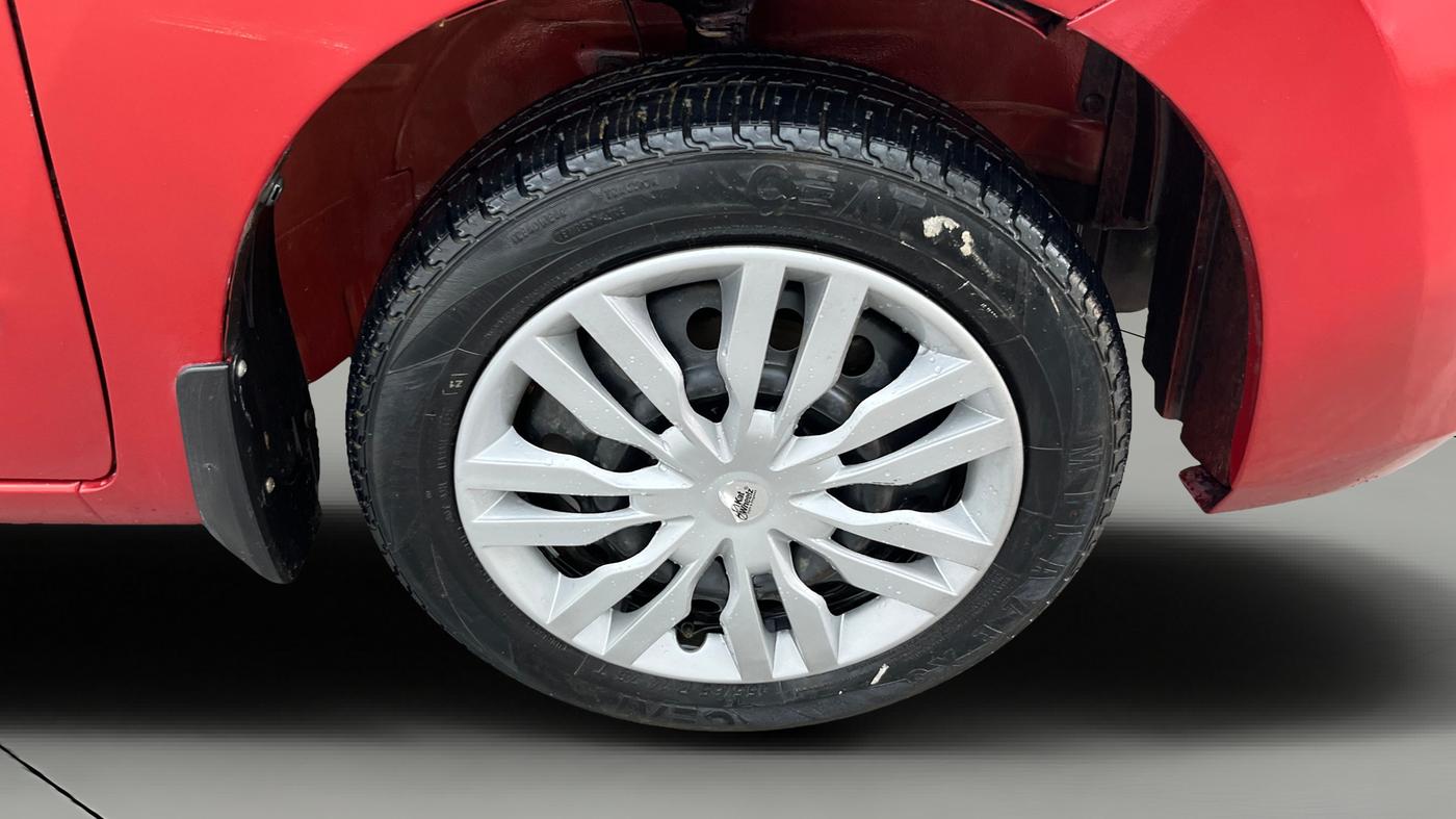 2014 Maruti Wagon R 1.0 VXI, Petrol, Manual, 42,453 km, Right Front Wheel