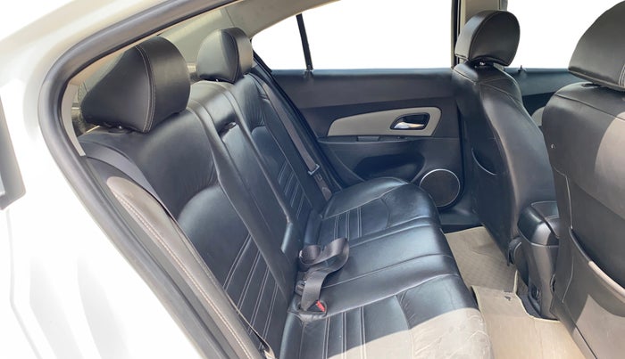 2017 Chevrolet Cruze LTZ, Diesel, Manual, 86,041 km, Right Side Rear Door Cabin