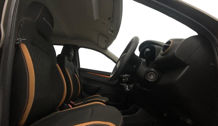 2017 Renault Kwid CLIMBER 1.0 AMT, Petrol, Automatic, 77,996 km, Right Side Front Door Cabin