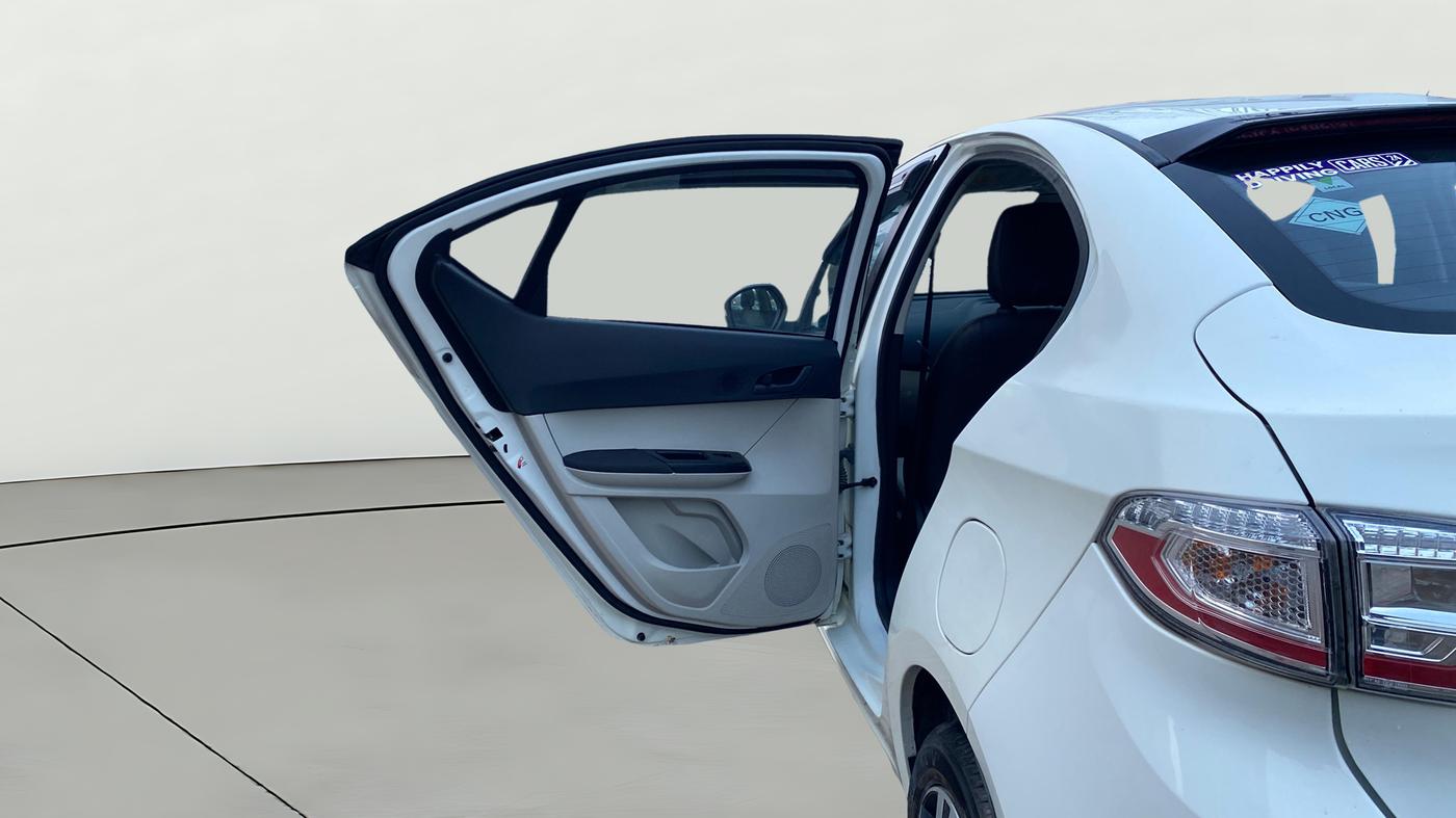 2024 Tata TIGOR XZ CNG, CNG, Manual, 17,640 km, LHS Rear Door