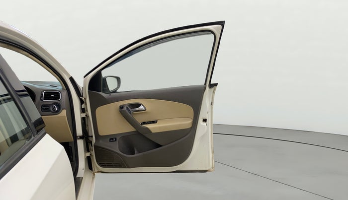 2016 Volkswagen Vento HIGHLINE PETROL AT, Petrol, Automatic, 58,985 km, RHS Front Door