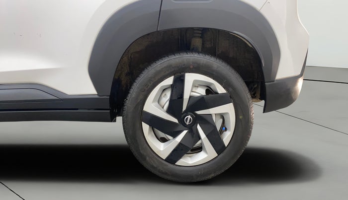 2022 Nissan MAGNITE XE, Petrol, Manual, 10,558 km, Left Rear Wheel