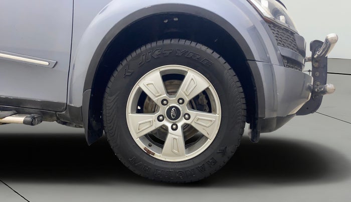 2014 Mahindra XUV500 W8, Diesel, Manual, 71,221 km, Right Front Wheel